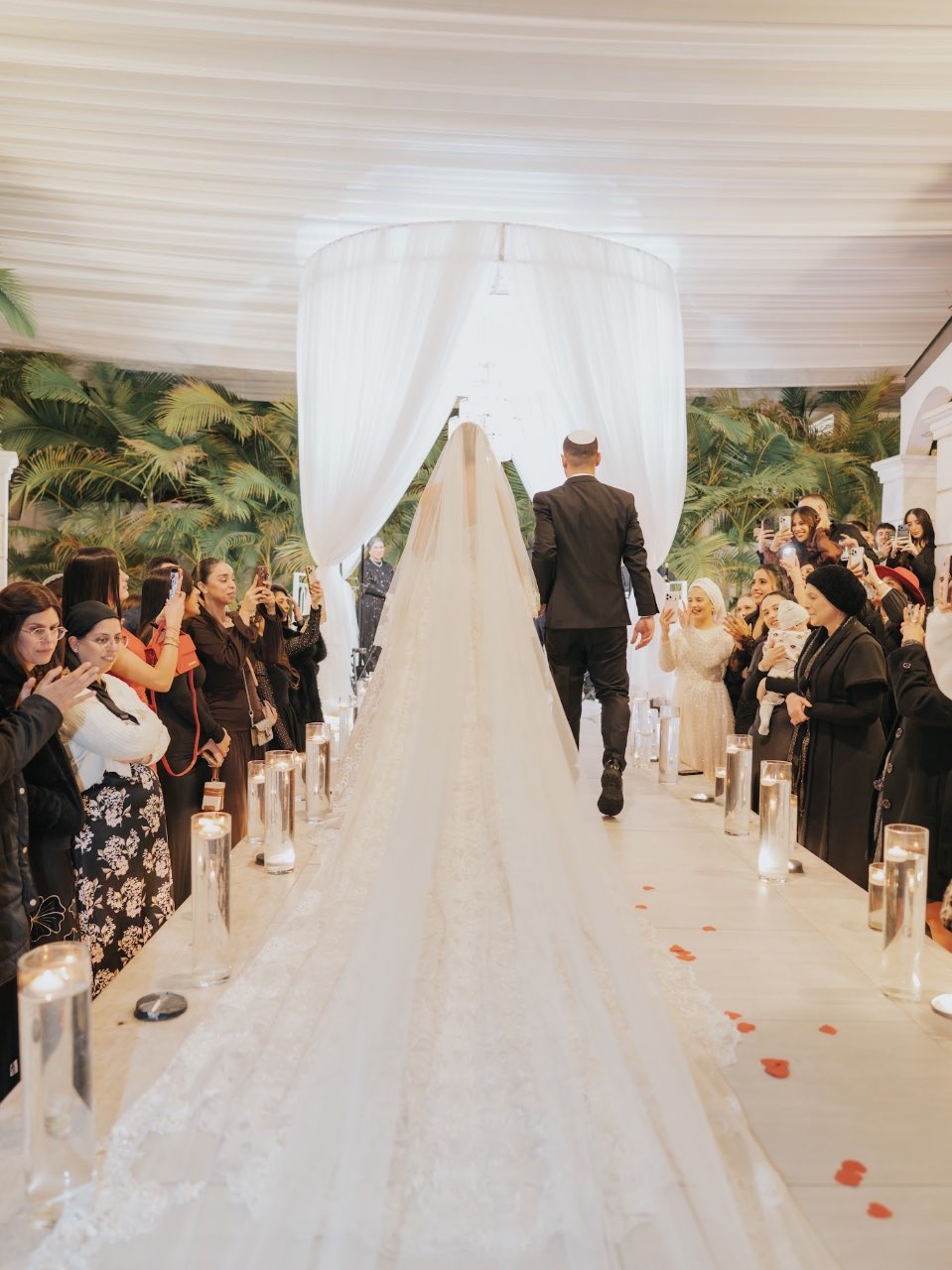 רחבת ריקודים באירוע עם DJ ATLANTIS