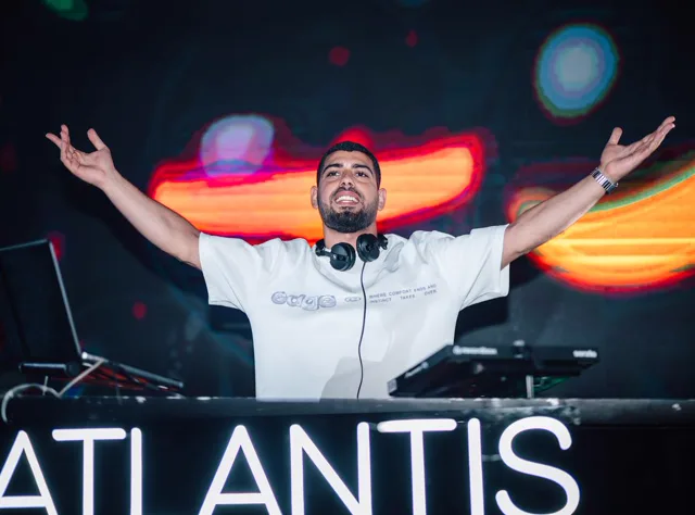 אלי מועלם DJ ATLANTIS מרים את הקהל באירוע